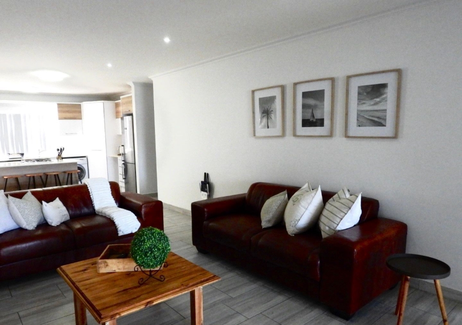 To Let 3 Bedroom Property for Rent in Aston Bay Eastern Cape
